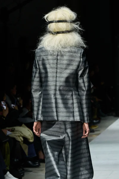 Look 48